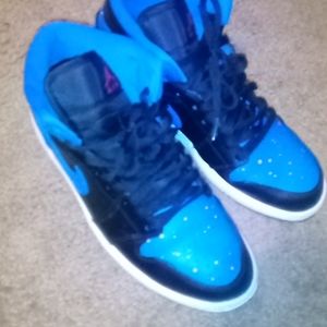 Air Jordan 1s blue and black size 9.5